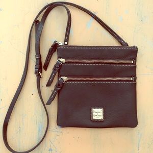 Dooney and Bourke Crossbody Purse! SO CUTE!